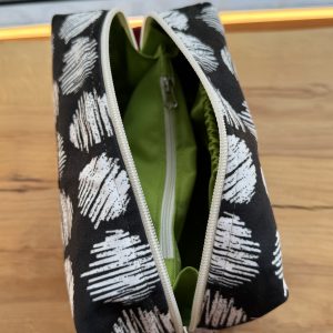 kosmetyczka black dots