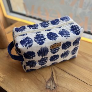 kosmetyczka blue dots